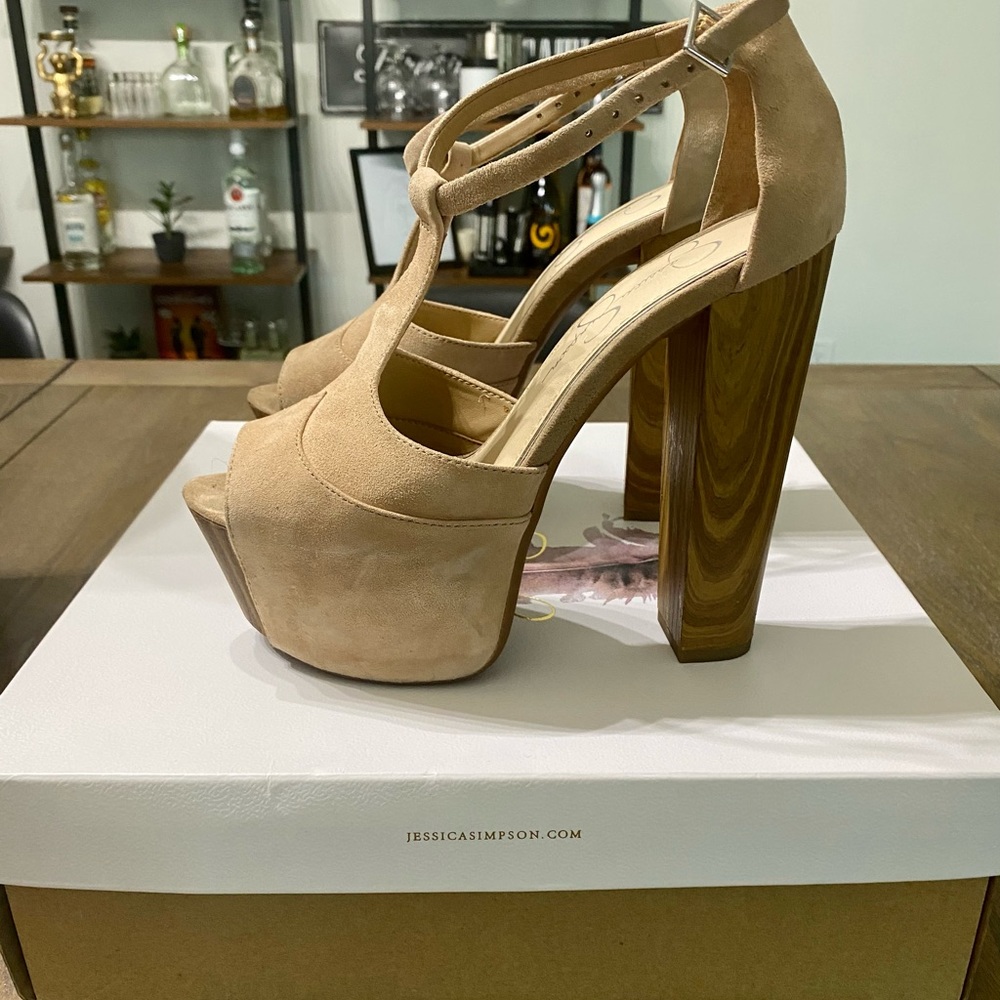 Rare Jessica Simpson Dany Heels Size 7. Good Condition